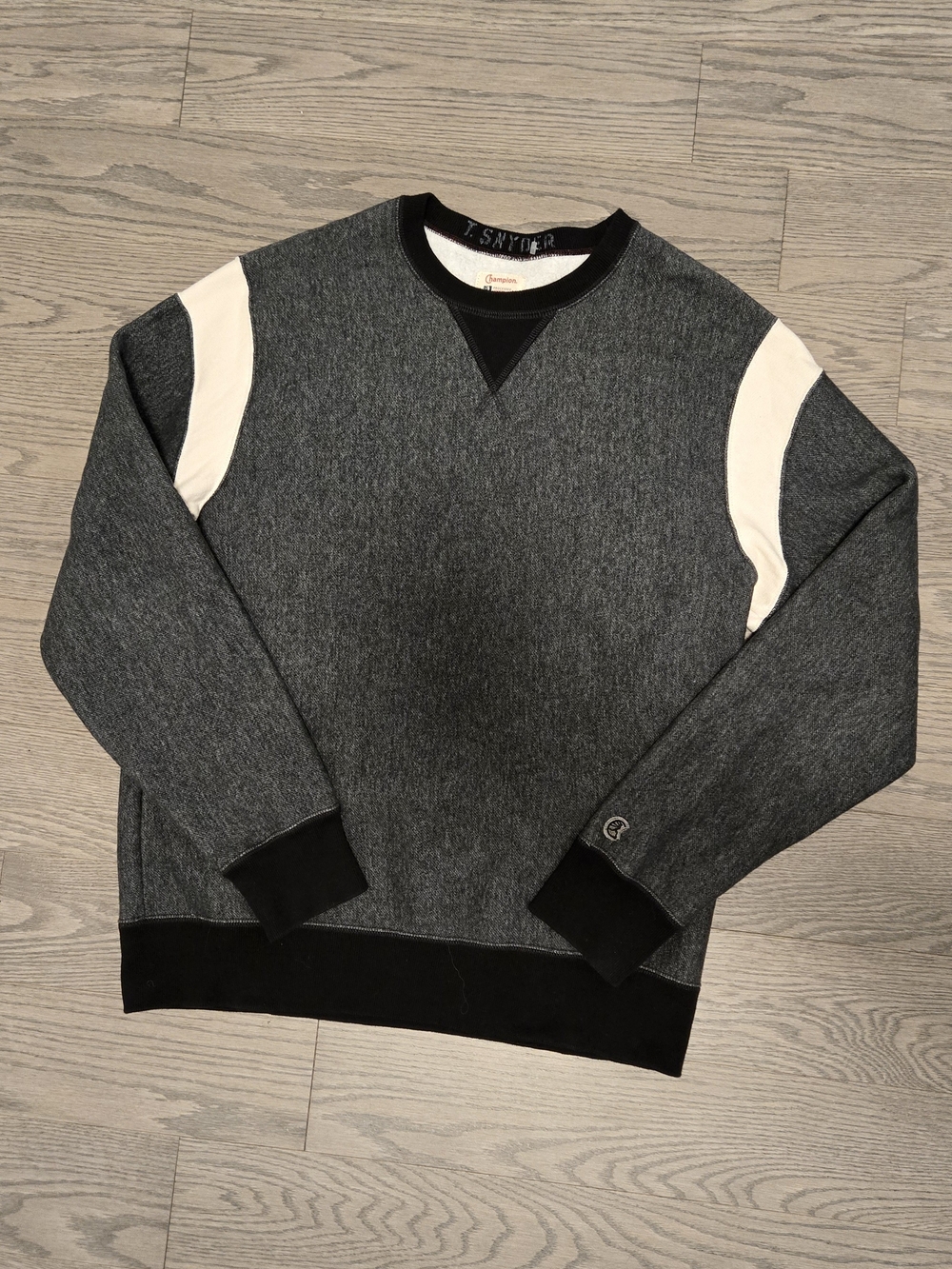 Todd Snyder X Champion Men's Large Crewneck Sweatshirt - Charcoal, Cream & Black